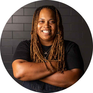 Dominique Leach, Lexington Betty Smoke House